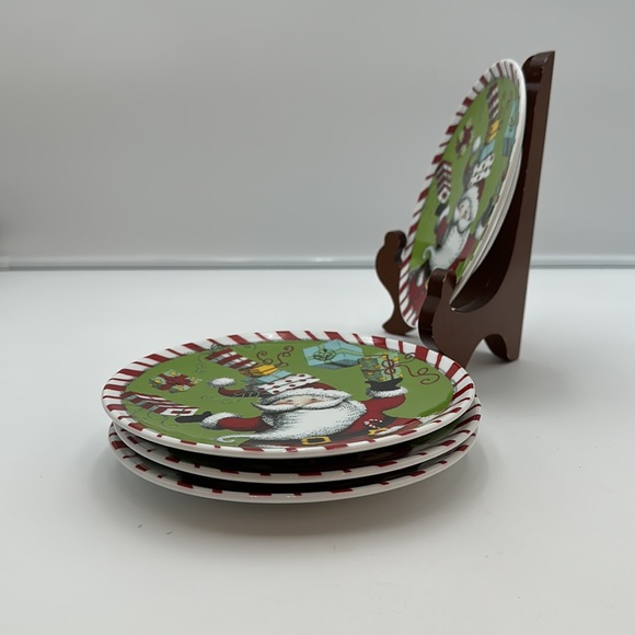 Design by Design Peppermint Santa Plates by Ingrid -set of 4 - Picture 2 of 16